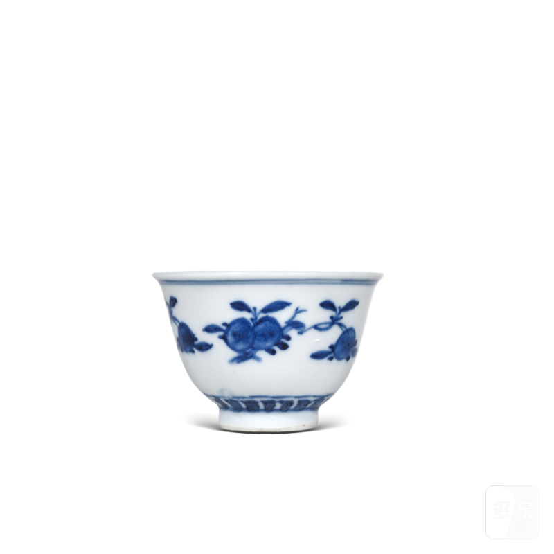 清乾隆青花三多纹小杯